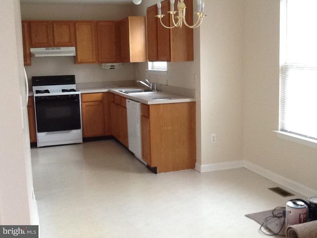 69 YELLOWWOOD CT, Glassboro, NJ 08028