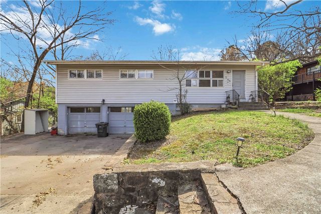 545 E North Street, Fayetteville, AR 72701