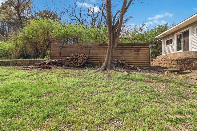 545 E North Street, Fayetteville, AR 72701