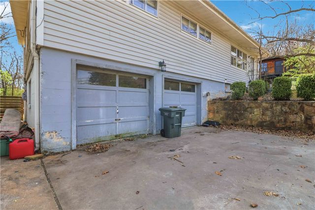 545 E North Street, Fayetteville, AR 72701
