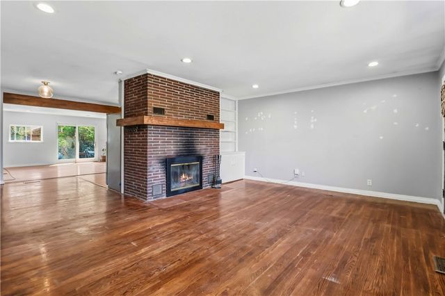545 E North Street, Fayetteville, AR 72701