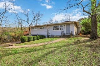 545 E North Street, Fayetteville, AR 72701