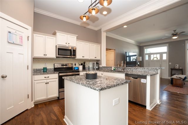5412 Catalina Trail, Sellersburg, IN 47172