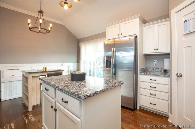 5412 Catalina Trail, Sellersburg, IN 47172