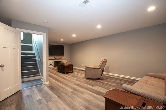 5412 Catalina Trail, Sellersburg, IN 47172