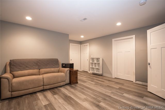 5412 Catalina Trail, Sellersburg, IN 47172