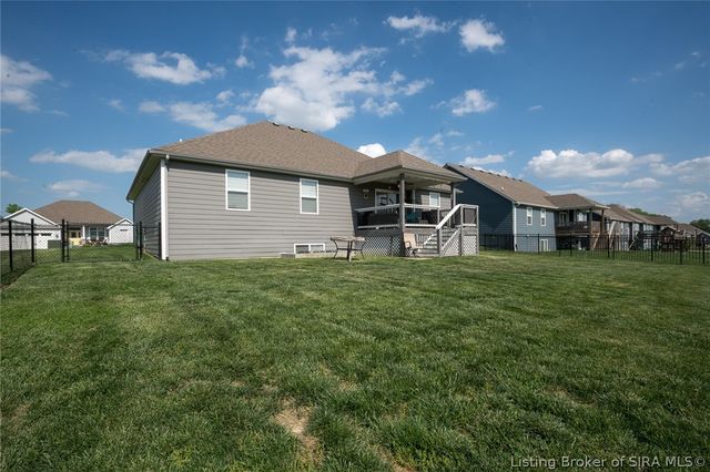 5412 Catalina Trail, Sellersburg, IN 47172
