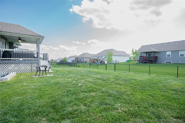 5412 Catalina Trail, Sellersburg, IN 47172