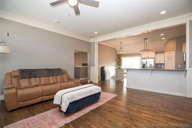 5412 Catalina Trail, Sellersburg, IN 47172
