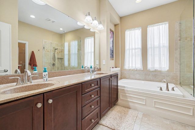 2589 Twin Hills Court, Union, KY 41091