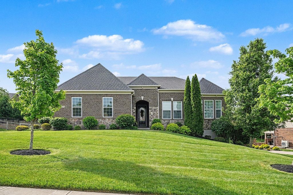 2589 Twin Hills Court, Union, KY 41091