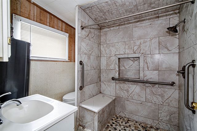 507 W Heard Street, Cleburne, TX 76033
