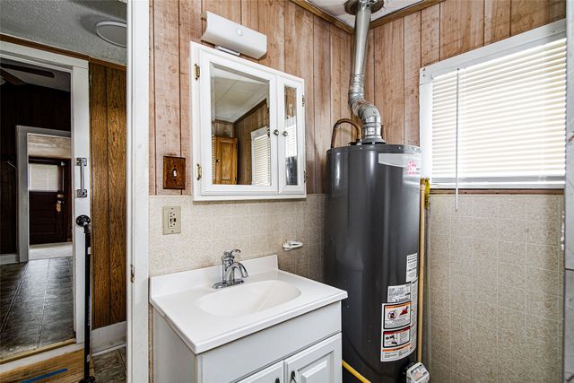 507 W Heard Street, Cleburne, TX 76033
