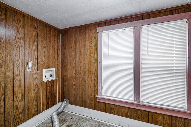 507 W Heard Street, Cleburne, TX 76033