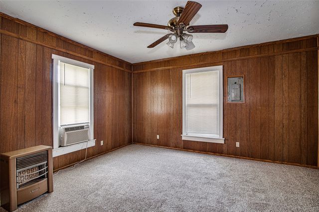507 W Heard Street, Cleburne, TX 76033