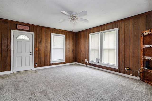 507 W Heard Street, Cleburne, TX 76033