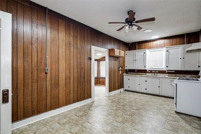 507 W Heard Street, Cleburne, TX 76033