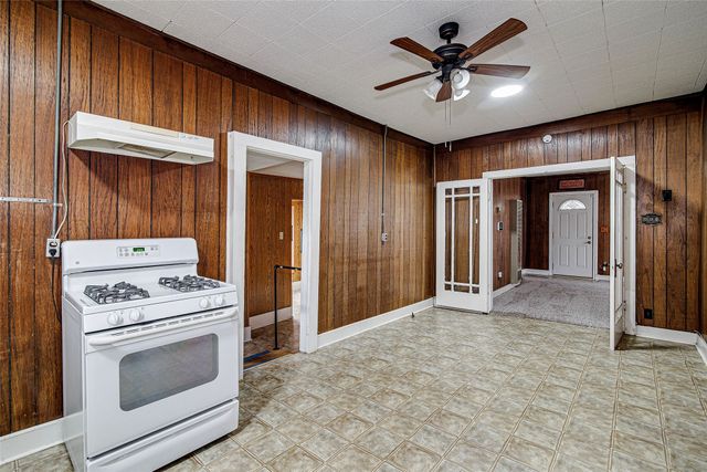 507 W Heard Street, Cleburne, TX 76033