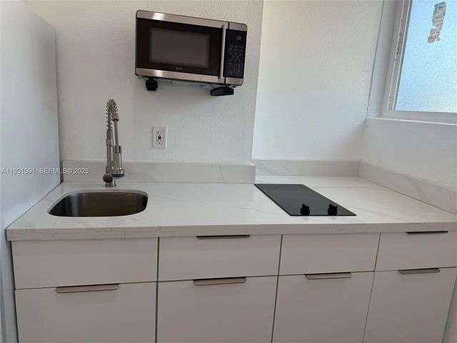 2321 NW 85th Ave 1, Pembroke Pines, FL 33024