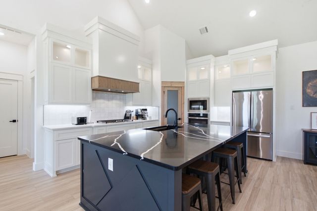 1053 Uplift Drive, Weatherford, TX 76087