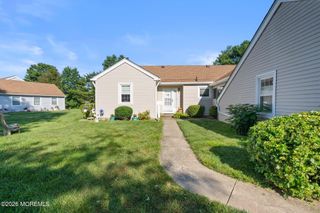 82 Parkway Drive B, Freehold, NJ 07728