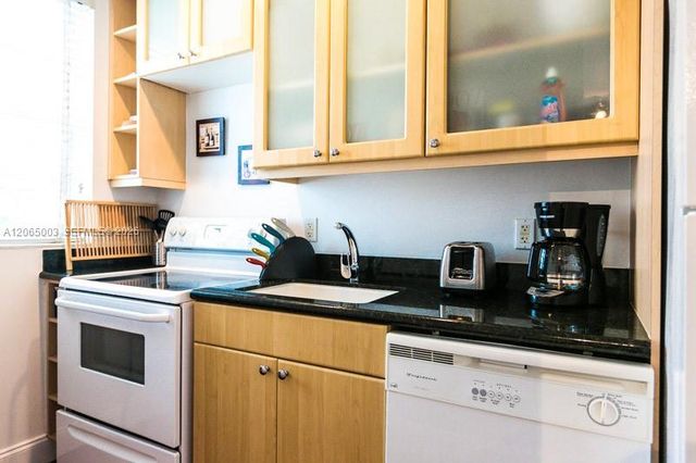 420 15th St 306, Miami Beach, FL 33139