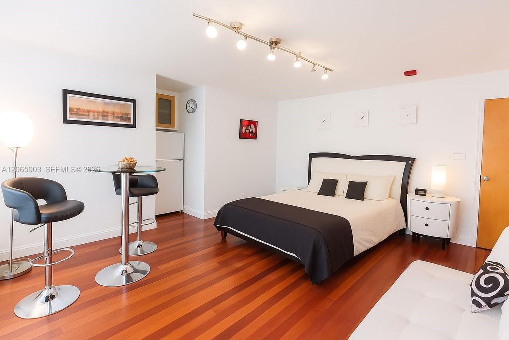 420 15th St 306, Miami Beach, FL 33139