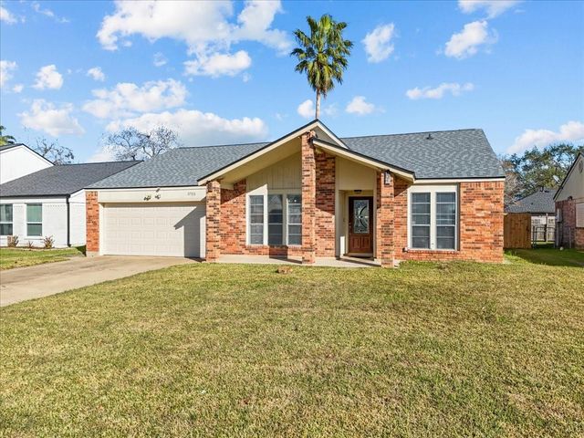 3705 Misty Cove Court, Dickinson, TX 77539