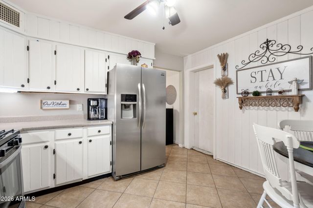 2939 E ANGELA Drive, Phoenix, AZ 85032
