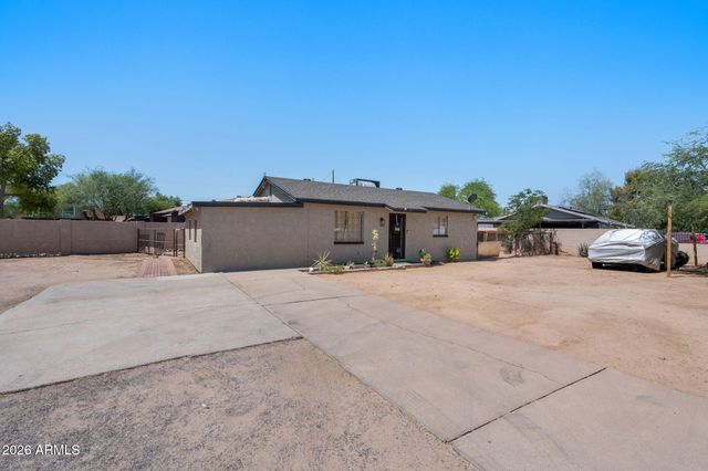 2939 E ANGELA Drive, Phoenix, AZ 85032