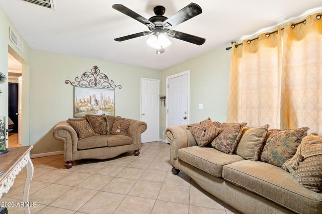 2939 E ANGELA Drive, Phoenix, AZ 85032