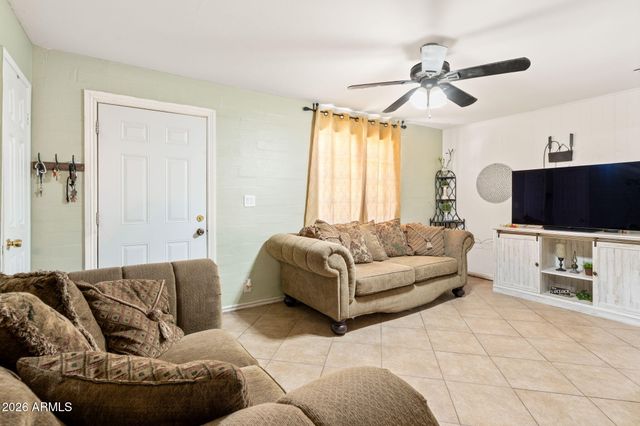 2939 E ANGELA Drive, Phoenix, AZ 85032