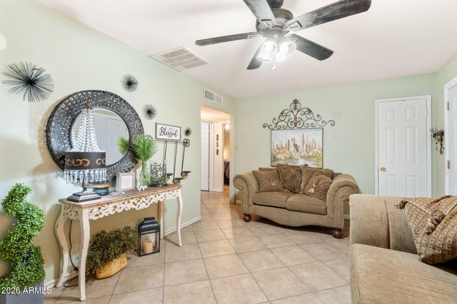 2939 E ANGELA Drive, Phoenix, AZ 85032