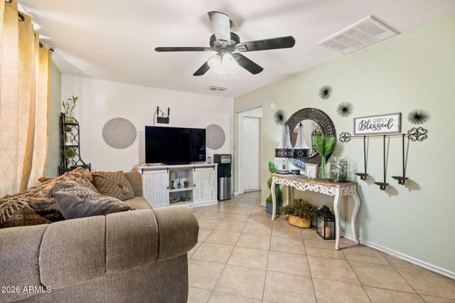 2939 E ANGELA Drive, Phoenix, AZ 85032