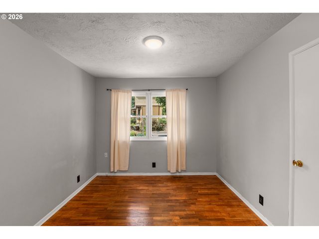 1731 Ne LIBERTY St, Portland, OR 97211