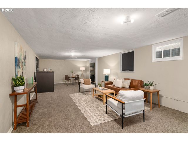 1731 Ne LIBERTY St, Portland, OR 97211