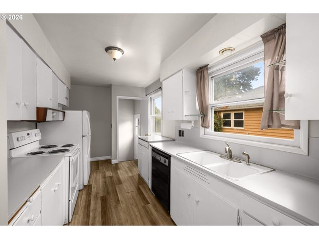 1731 Ne LIBERTY St, Portland, OR 97211