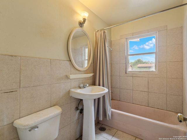 394 Anton, San Antonio, TX 78223