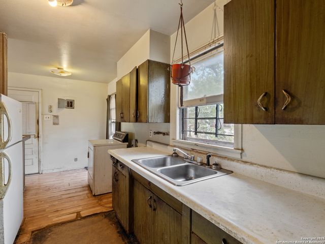394 Anton, San Antonio, TX 78223