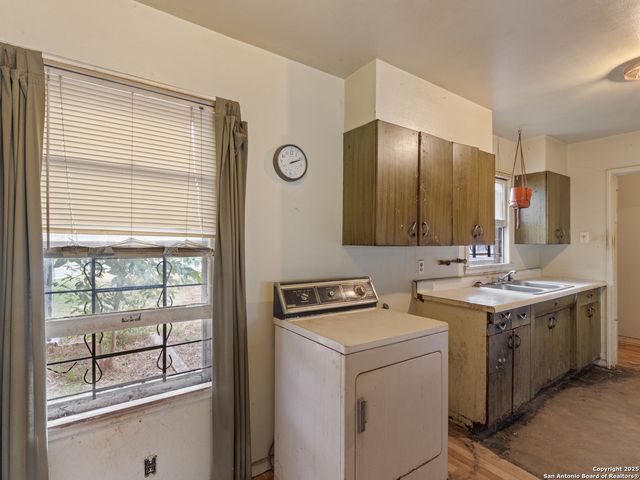 394 Anton, San Antonio, TX 78223