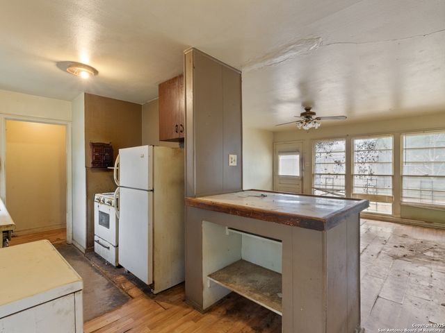 394 Anton, San Antonio, TX 78223