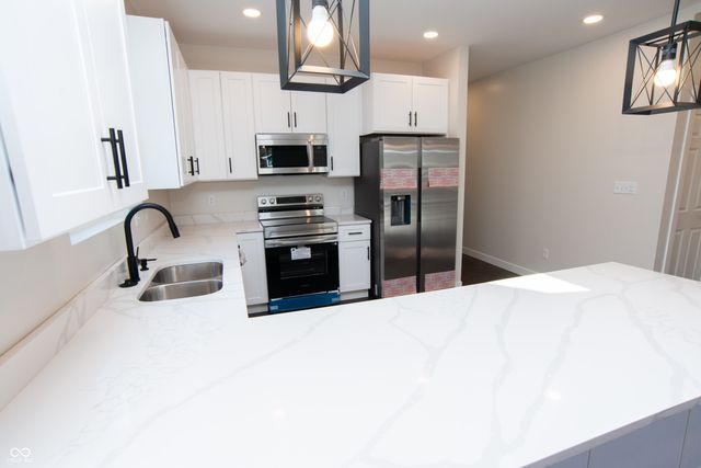 3226 Keystone Lakes Way, Indianapolis, IN 46237