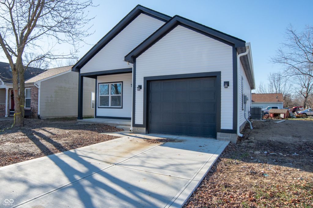 3226 Keystone Lakes Way, Indianapolis, IN 46237