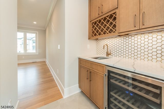 722 Erie Rd, Paramus Boro, NJ 07652