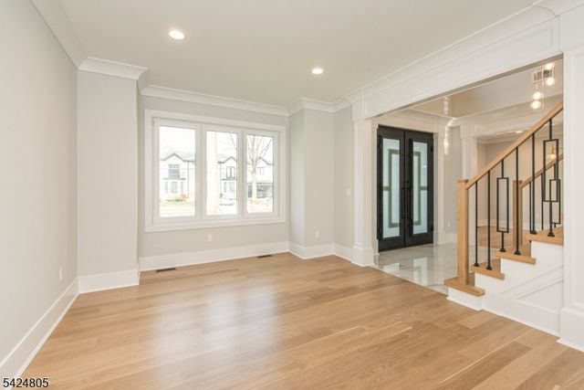 722 Erie Rd, Paramus Boro, NJ 07652