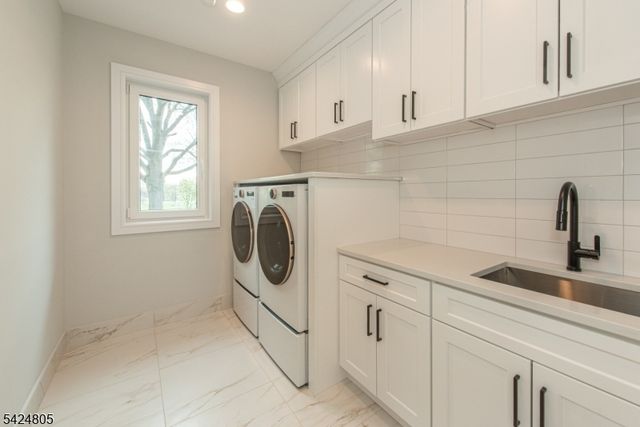 722 Erie Rd, Paramus Boro, NJ 07652