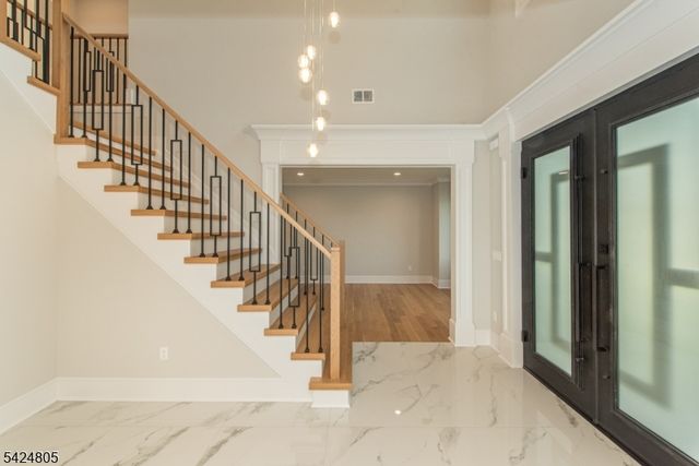 722 Erie Rd, Paramus Boro, NJ 07652