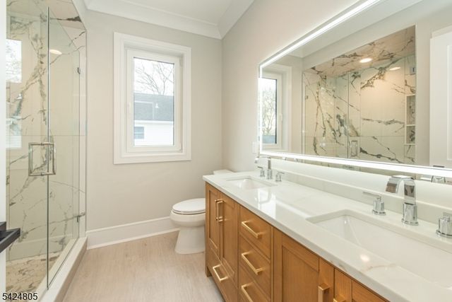 722 Erie Rd, Paramus Boro, NJ 07652