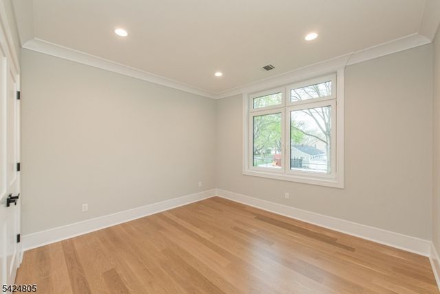 722 Erie Rd, Paramus Boro, NJ 07652