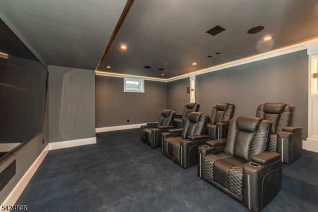 722 Erie Rd, Paramus Boro, NJ 07652